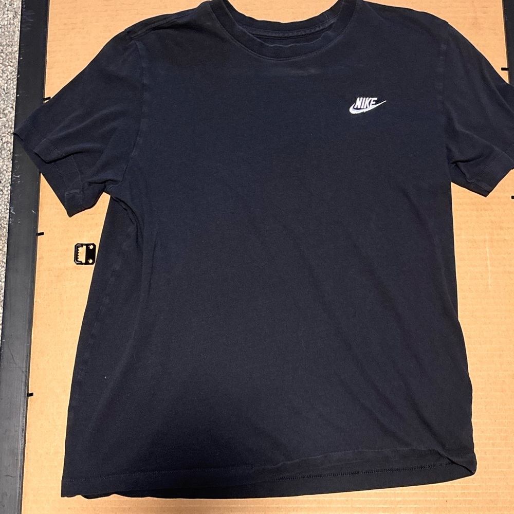Nike Men's T-Shirt Embroidered Logo Athletic Short Sleeve Tee Cotton Tops